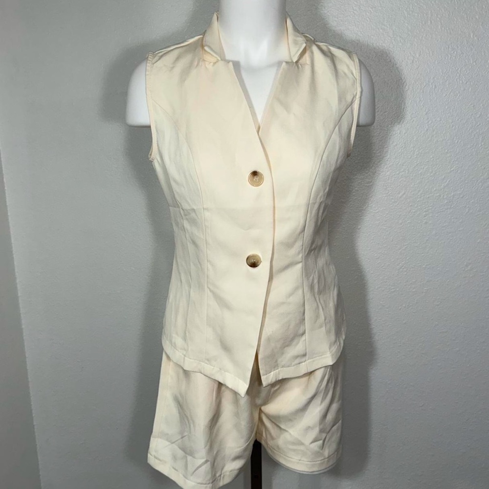 Two piece vest set